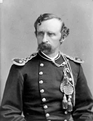General George A. Custer, en uniforme, busto